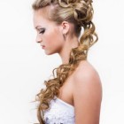 Frizura esküvői hosszú haj