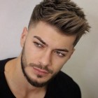 Rövid frizurák 2021 férfi