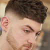 Rövid frizurák 2021 férfiak