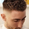 Rövid frizura 2022 férfi