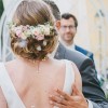 Menyasszonyi frizura virág koszorú