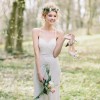 Menyasszonyi frizura virágos koszorúval