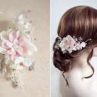 Menyasszonyi haj kiegészítők virágok